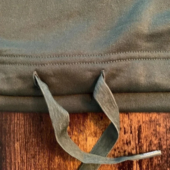 Reebok fleece lined pull over - Picture 8 of 9